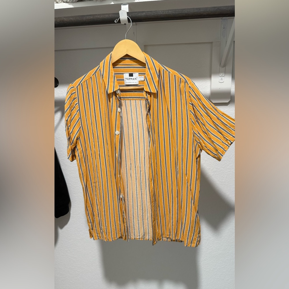 Top man causal button down M